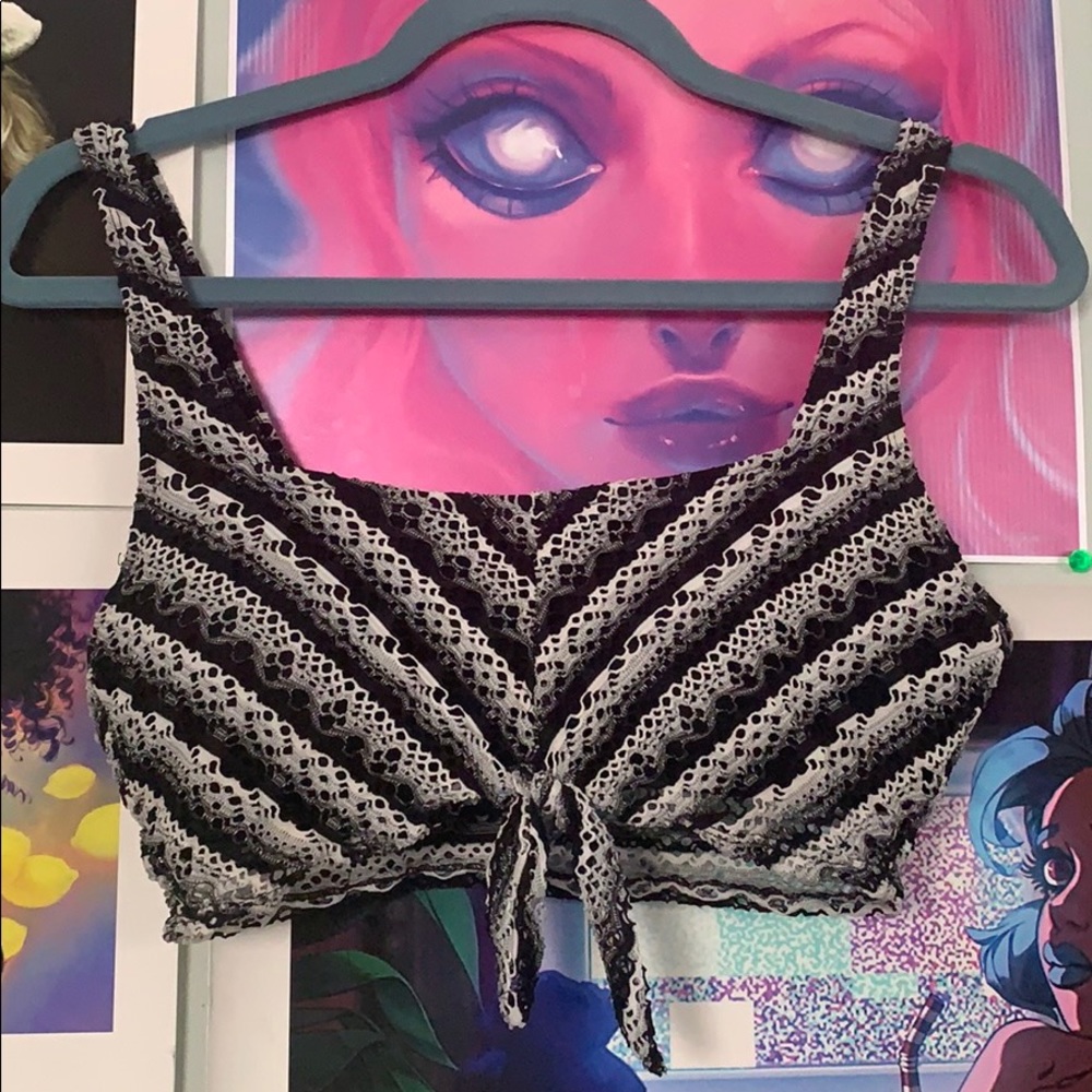 Bikini top woven black and white